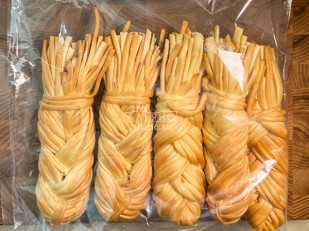 Сырный продукт ФЕРМЕРСКИЙ бочонок белый: Сырный продукт ФЕРМЕРСКИЙ коса копченая