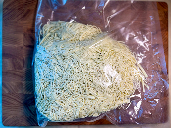 Сырный продукт ФЕРМЕРСКИЙ паутинка  укроп/чеснок в Салавате