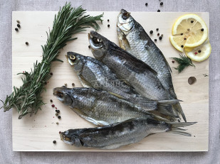 Лаваш со вкусом аджики: Вобла вяленая астраханская крупная